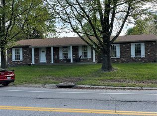 13 Oakshire Ct, Saint Peters, MO