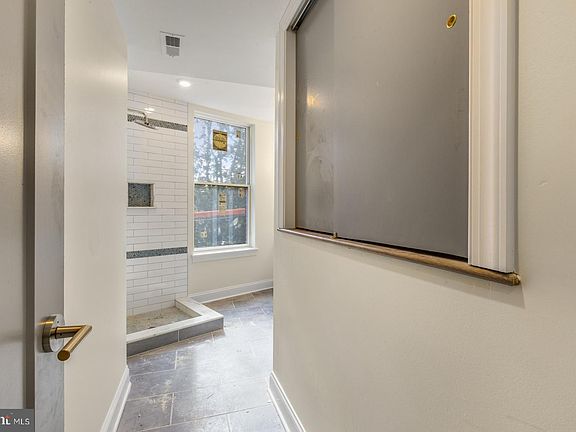 4th image of 511 E Gorgas Ln #2F