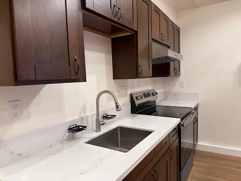 4224 Governor Dr — Photo 13