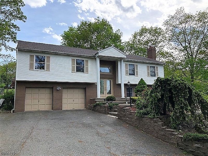 2nd image of 22 Casson Ln