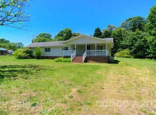 255 Morgan St, Forest City, NC 28043
