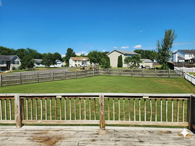 115 Churchill Dr — Photo 13