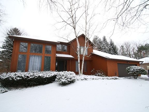 3rd image of 29 Pine Brook Cir