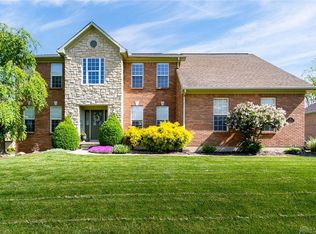 180 Diamond Dr, Centerville, OH 45458