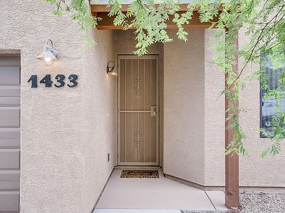 2nd image of 1433 N Darlene Pl