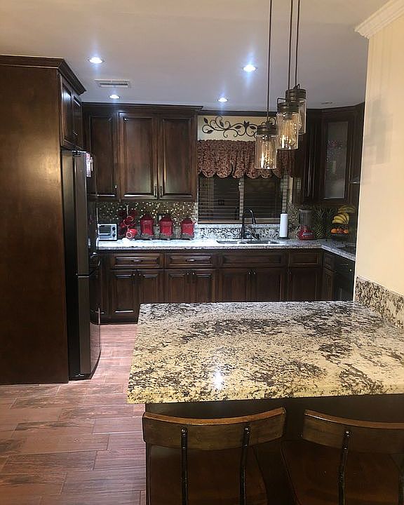 2nd image of 15119 Piuma Ave