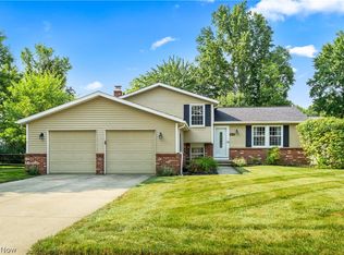 2668 Serra Vista Dr, Stow, OH 44224