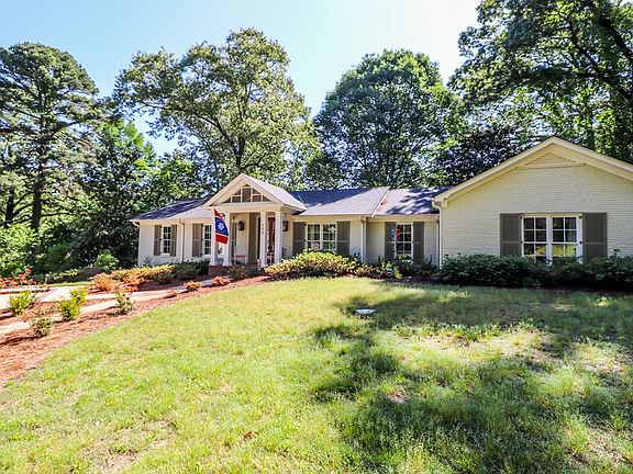 2nd image of 106 Pinecrest Dr
