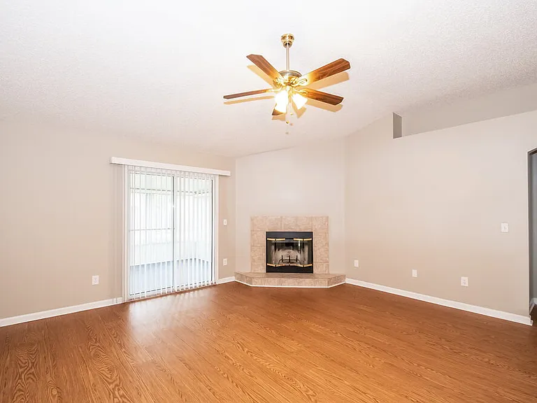 3138 Haverhill Ct — Photo 2