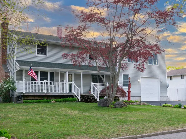 4 Young Rd., Coram, NY 11727