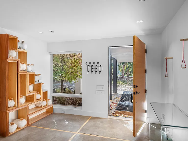 1270 Mountain View Dr — Photo 34