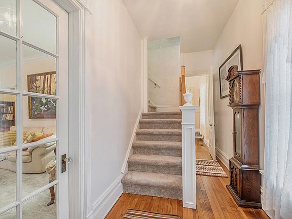 3rd image of 3615 Coit Ave NE