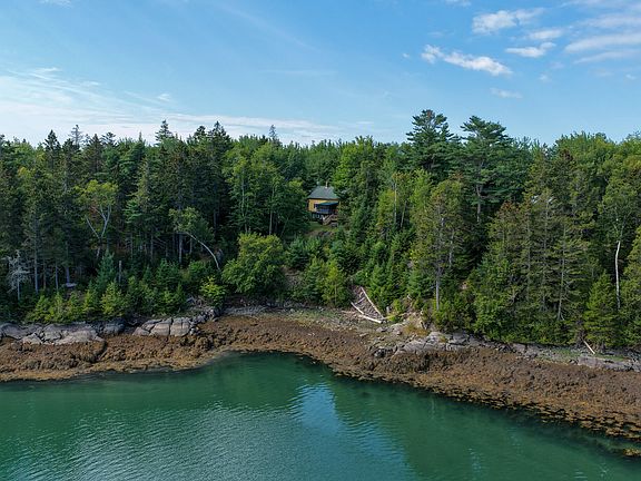 4th image of 255 Coffins Neck Road
