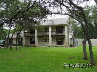 2 Country Dr, Round Rock, TX 78664