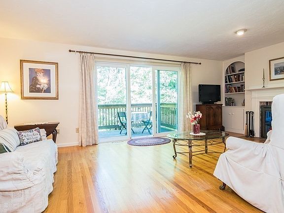 5th image of 225 Lincoln St APT C4