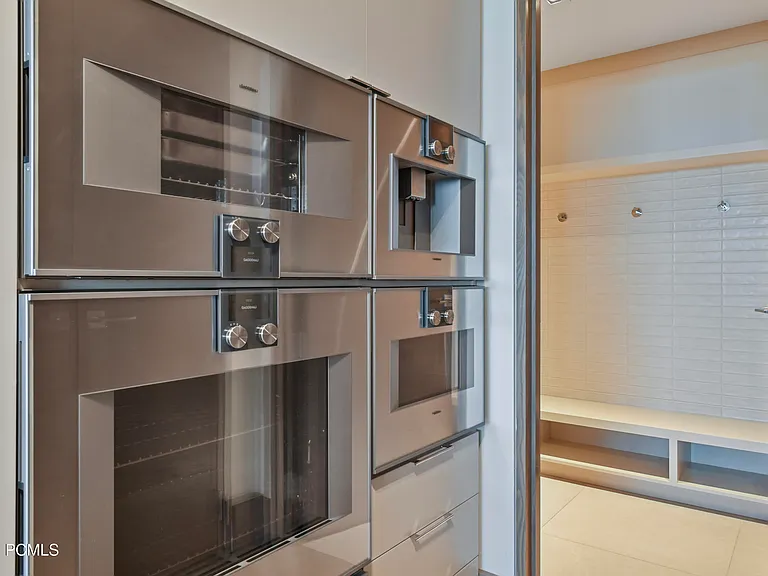 8680 Empire Club Dr — Photo 12