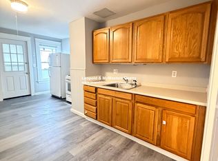 124 3rd St #2R, Leominster, MA 01453