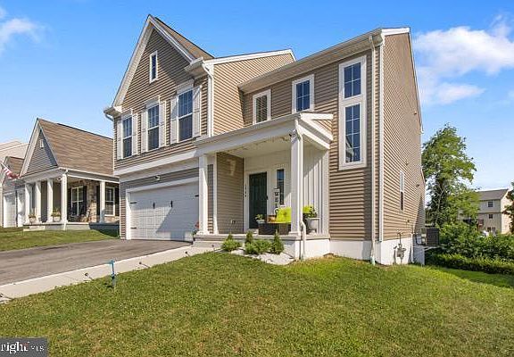 4th image of 1744 Driftstone Dr