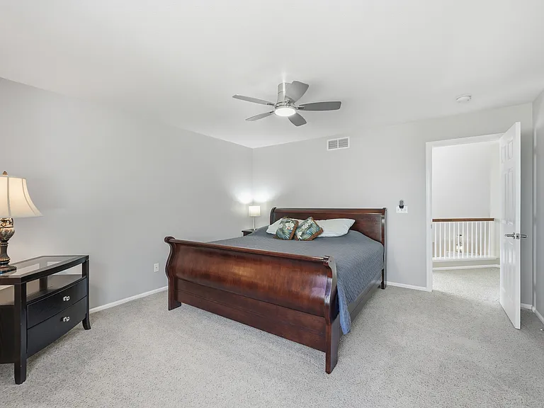 4579 Laurelglen Ln — Photo 18