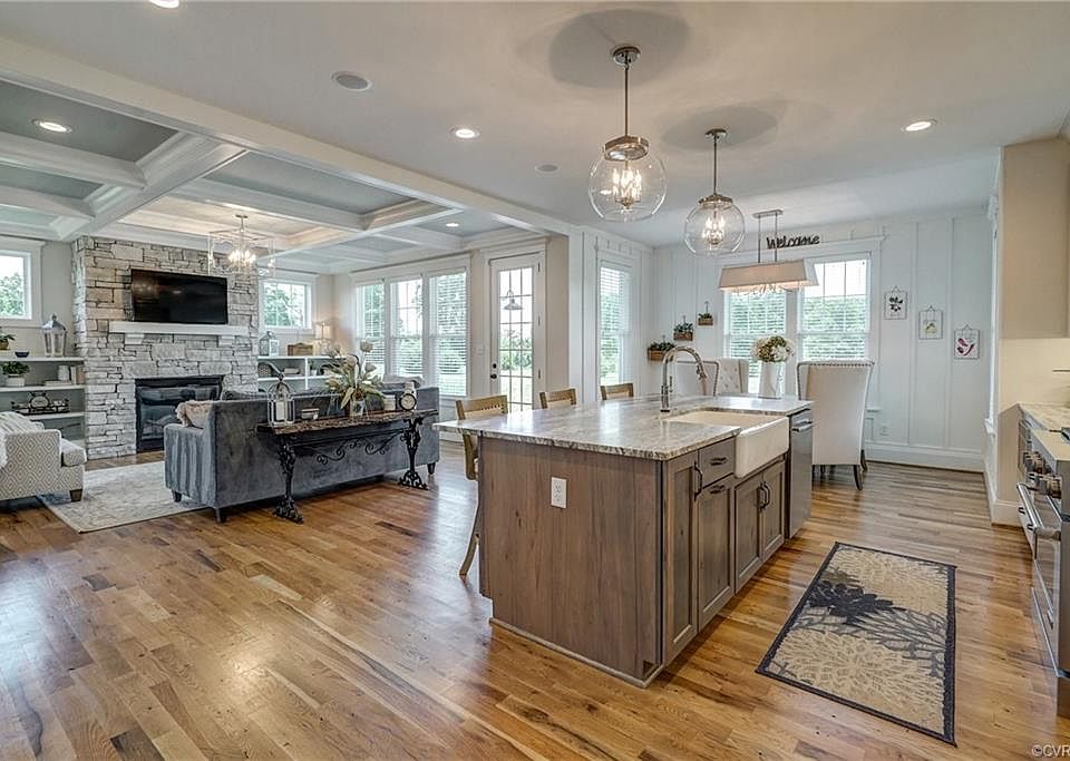 1st image of 3364 Riverly Dr