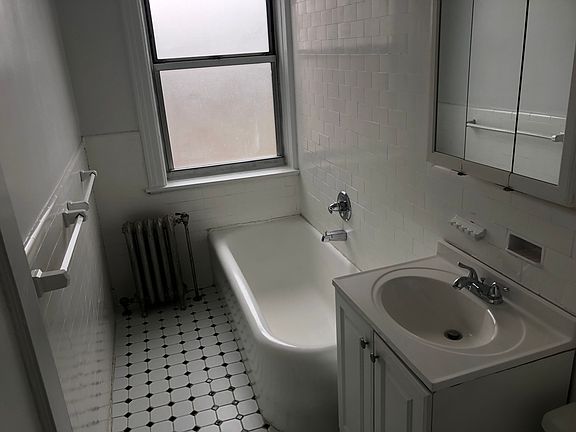 5th image of 445 Gramatan Ave APT Ac2