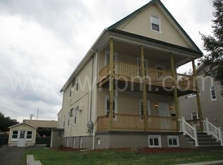 15 1st St #1, Lodi, NJ 07644