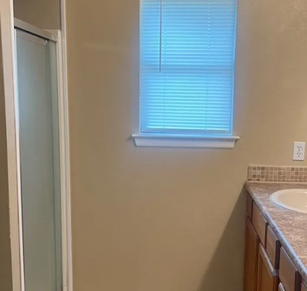 3700 Dauphine Ct — Photo 24