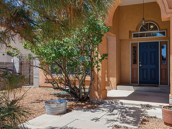 3rd image of 5112 Rae Ct NE