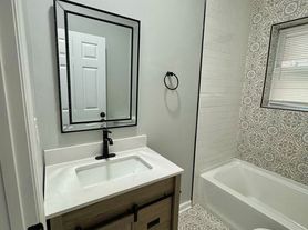 642 W 42nd St, Savannah, GA