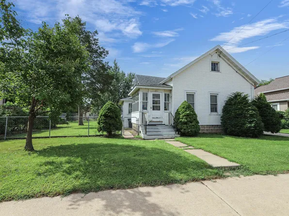 921 W 9th Ave, Oshkosh, WI 54902