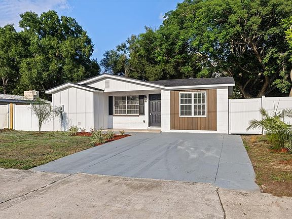 3rd image of 8711 N RIVER FOREST CIRCLE