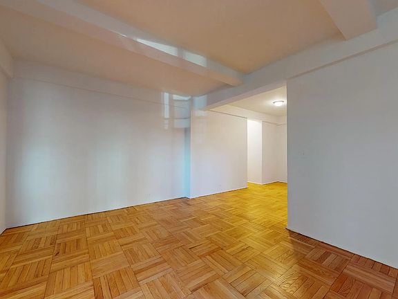 3rd image of 550 Grand St #Ggc