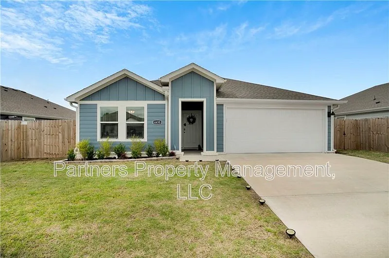 4435 W Canyon Run Dr