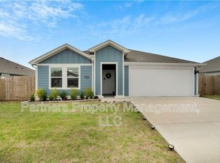 4435 W Canyon Run Dr, Fayetteville, AR 72704