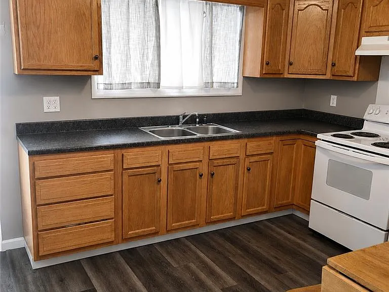 0 Lakeside Ave #C — Photo 3