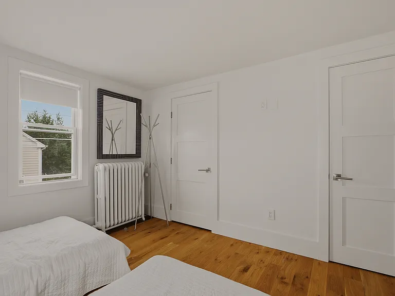 59 Houston Ave — Photo 16