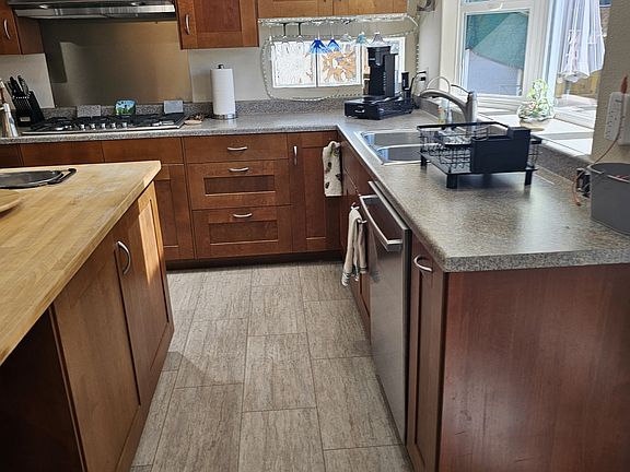 3rd image of 28 Meadow Way