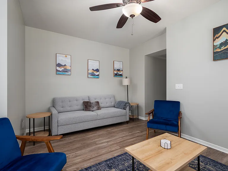 807 1st St SW #200 — Photo 2