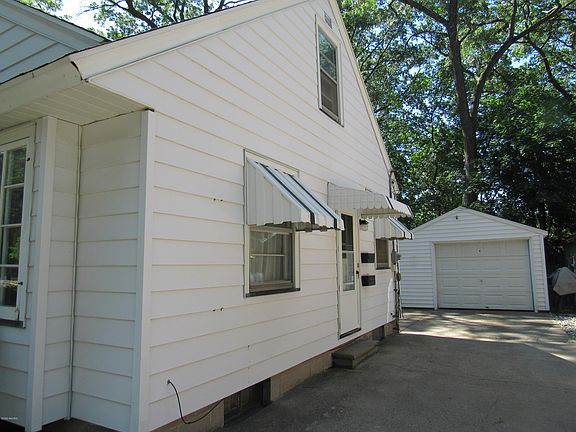 4th image of 1323 Beardsley Ave