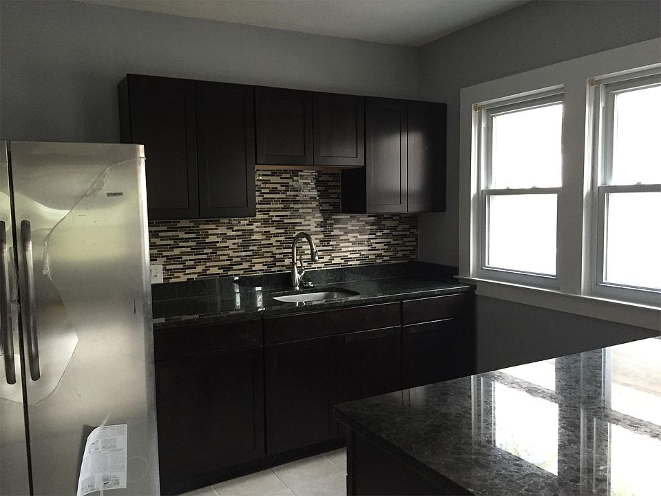 1st image of 837 Beaconsfield Ave APT 1n