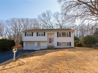 22 Mullen Hill Rd, Waterford, CT 06385