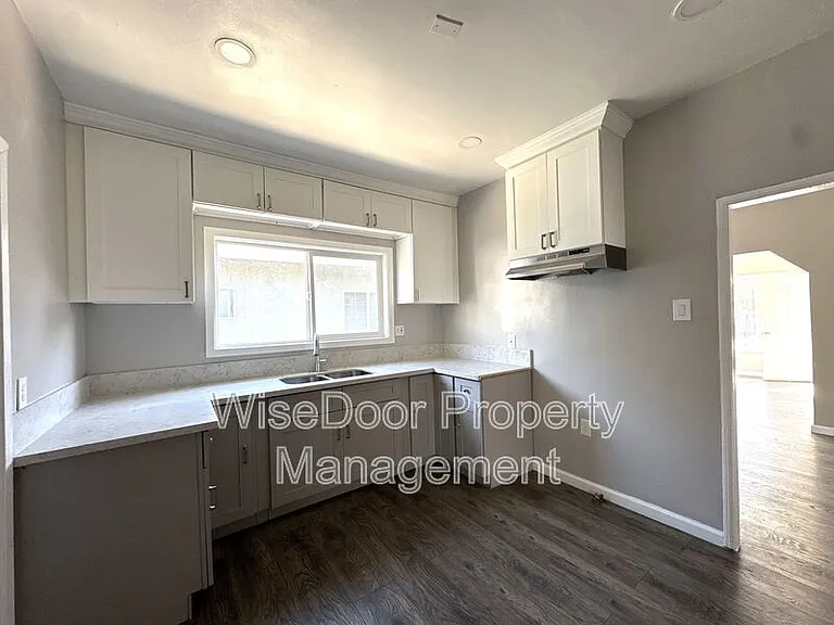 155 W 43rd St #155 — Photo 8