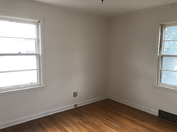 4th image of 815 W E St
