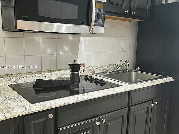 4th image of 18071 Biscayne Blvd APT 1402