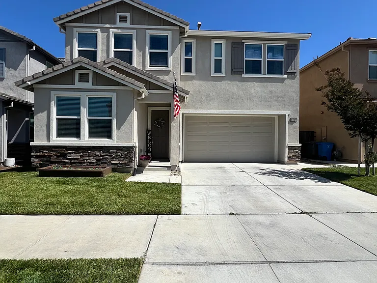 1270 Marille Ln — Photo 1