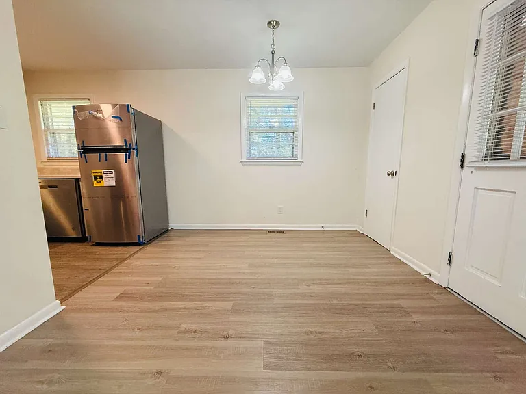 718 Dwain Dr — Photo 7
