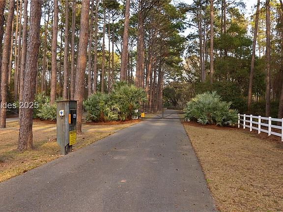 2nd image of 14 Vista Blvd W