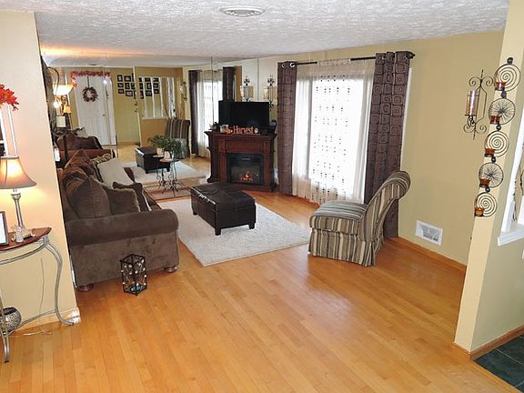 2nd image of 55 Andiron Ln