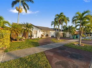 17803 SW 152nd Pl, Miami, FL 33187