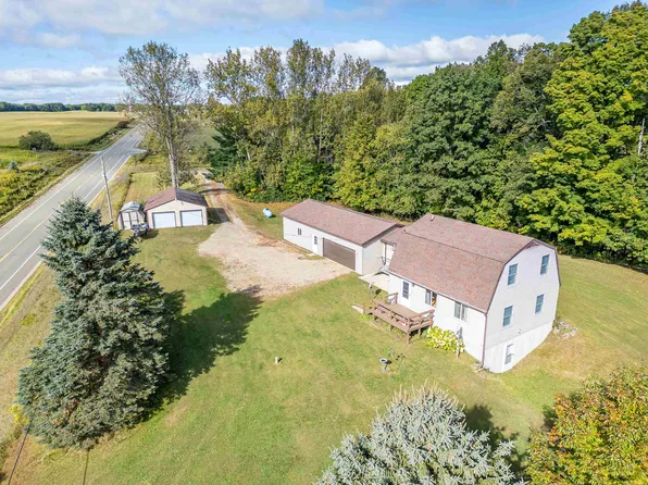 6075 E Arnold Lake Rd, Harrison, MI 48625